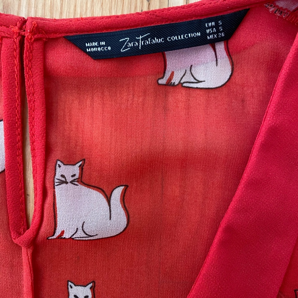 ZARA Red Cat Print Sleeveless Blouse - Picture 4 of 9
